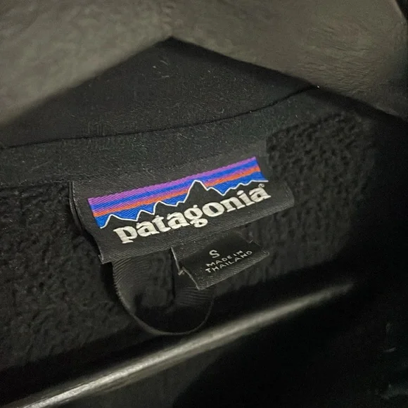 Patagonia women’s Better Sweater in black - Picture 3 of 6